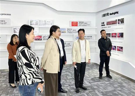 热烈欢迎瑶海区范区长等领导一行来访xc体育家居股份有限公司参观指导！